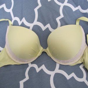 Victoria's Secret Famous Collection Plunge Bra 36C